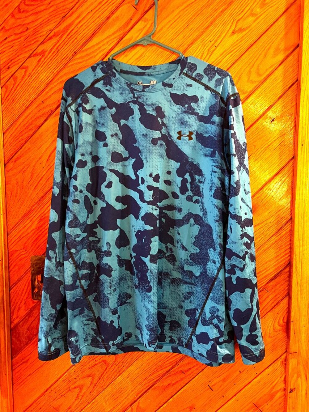 Under Armour blue and black camouflage cold gear shirt Size Large